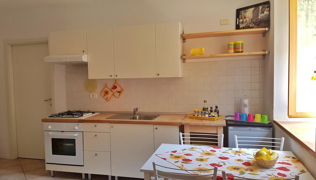 Appartamento Angi - Lago & Vacanza Attiva Riva del Garda Bagian luar foto