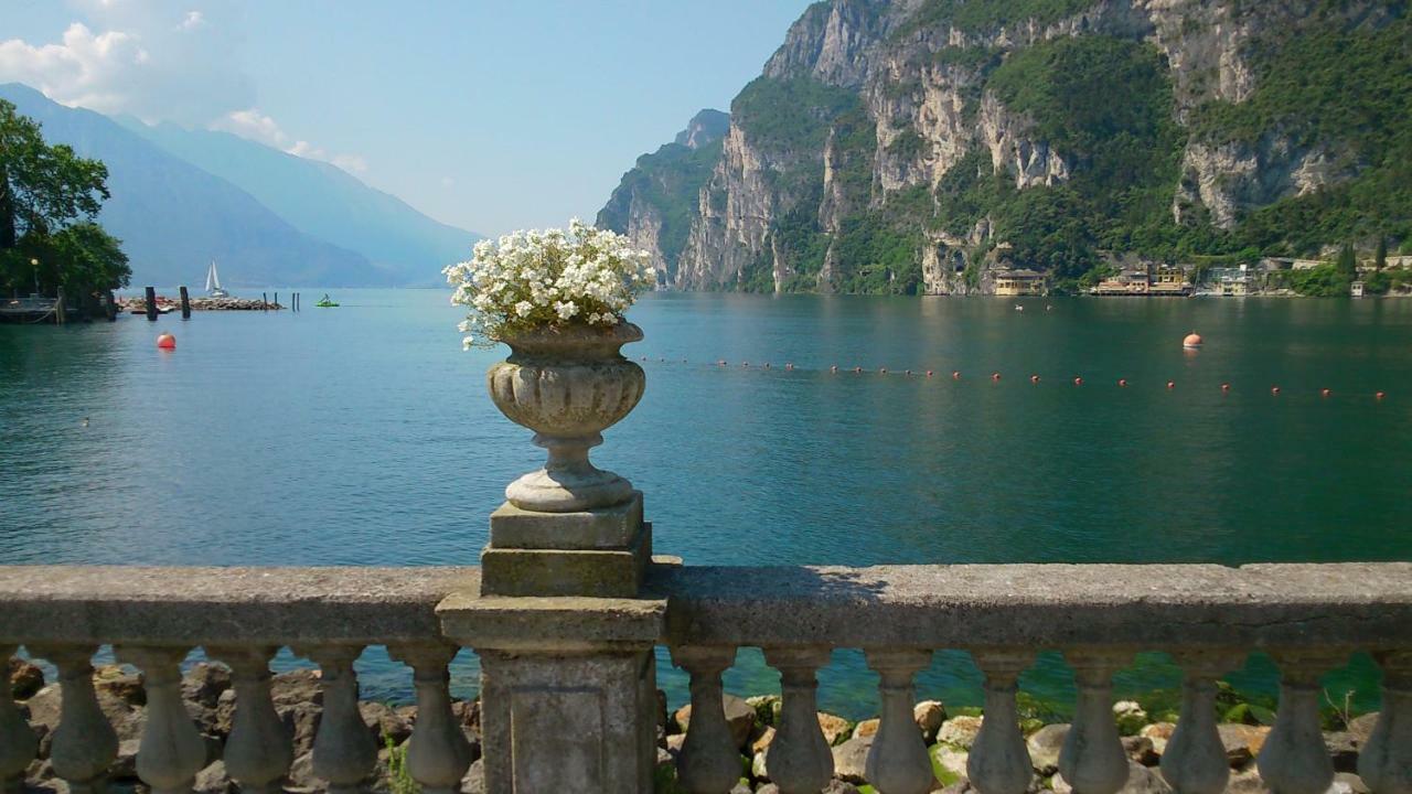 Appartamento Angi - Lago & Vacanza Attiva Riva del Garda Bagian luar foto