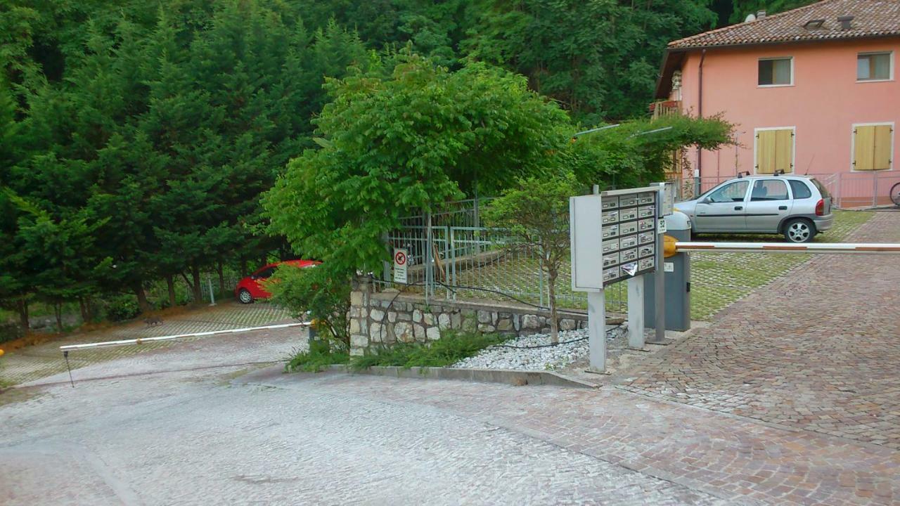 Appartamento Angi - Lago & Vacanza Attiva Riva del Garda Bagian luar foto